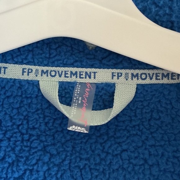 Free People Fleece size. - Picture 2 of 5